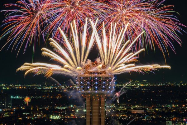 Reunion Tower NYE2023 Fireworks